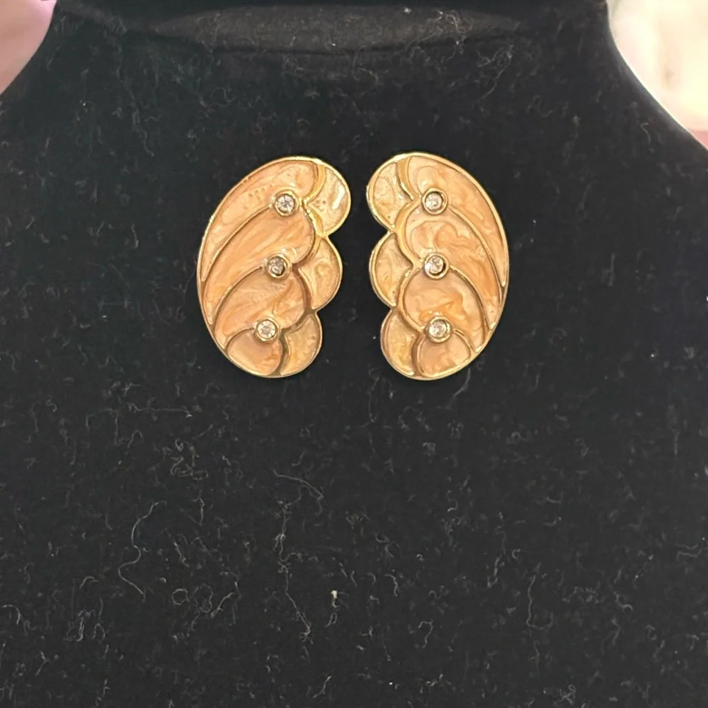 Kenneth Jay Lane for Avon Papillon Earrings - Picture 2 of 6